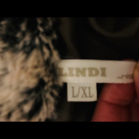 Lindi Animal Print Faux-fur Cape - Picture 11 of 16